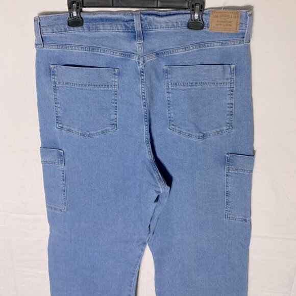 Levi’s Signature High Rise Light Wash Heritage Utility Straight Relaxed Jeans 18 - Picture 12 of 15